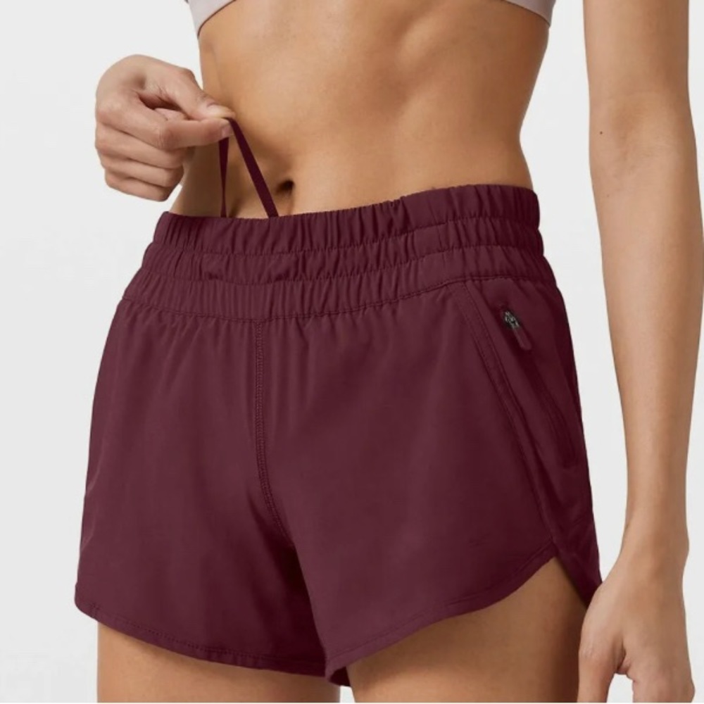 Lululemon 4” tracker short